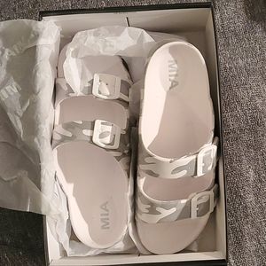 MIA camo gray sandals strappy